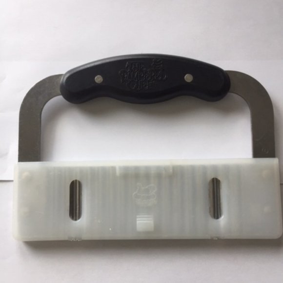 Pampered Chef Crinkle Cutter - Picture 1 of 3